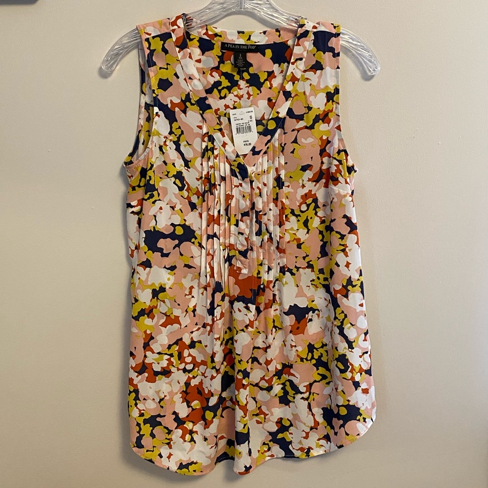 NWT Sleeveless Maternity Blouse